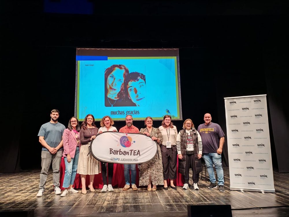 Equipo organizador de FormaTEA 2026 junto a BarbanTEA